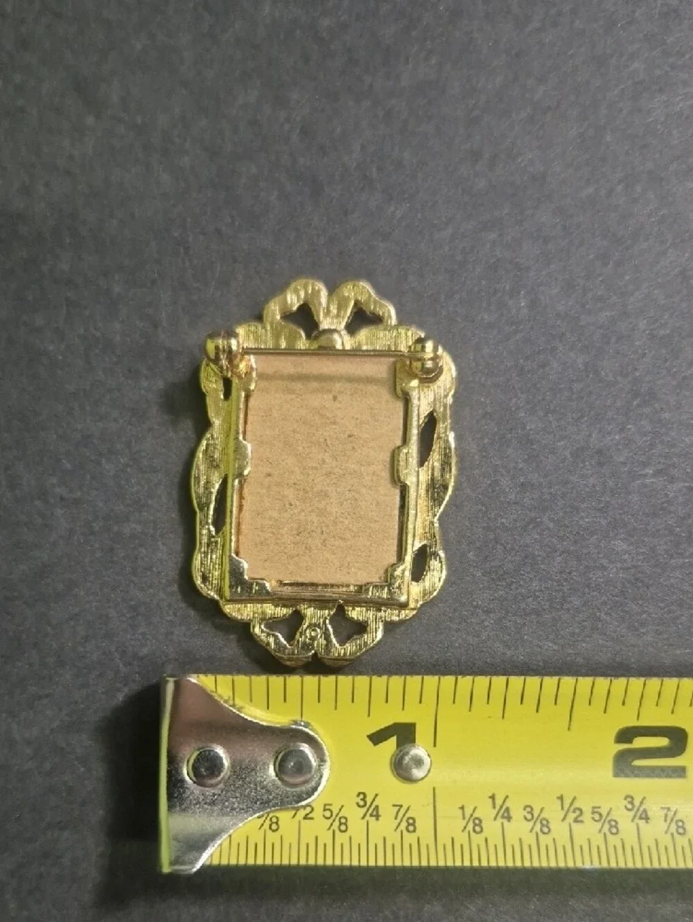 Gold Tone Ribbon Bow Picture Frame Brooch - Women Jewelry - Picture 4 of 5